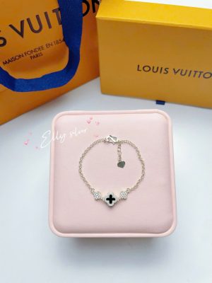 mẫu vòng tay bạc đẹp cho nữ