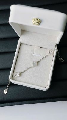 Lắc Bạc cỏ 4 lá