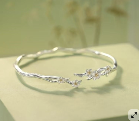 Phong cách vòng bạc nữ