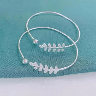 Lắc Bạc Nữ Lá